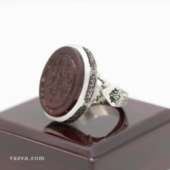 خاتم بعقيق أحمر محفور بآيات قرآنية مصنوع يدويًا