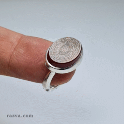 خاتم عقيق أحمر داكن فضة 925 تصميم بيضاوي بسيط نقش أذكار الحماية