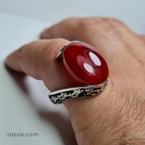 خاتم عقيق أحمر فاخر مع نقوش فضية نباتية تصميم عصري