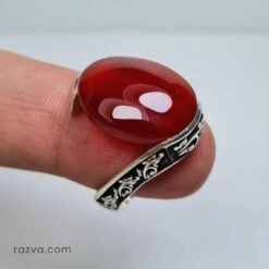 خاتم عقيق يماني فاخر بزخارف إيرانية منقوشة يدويًا