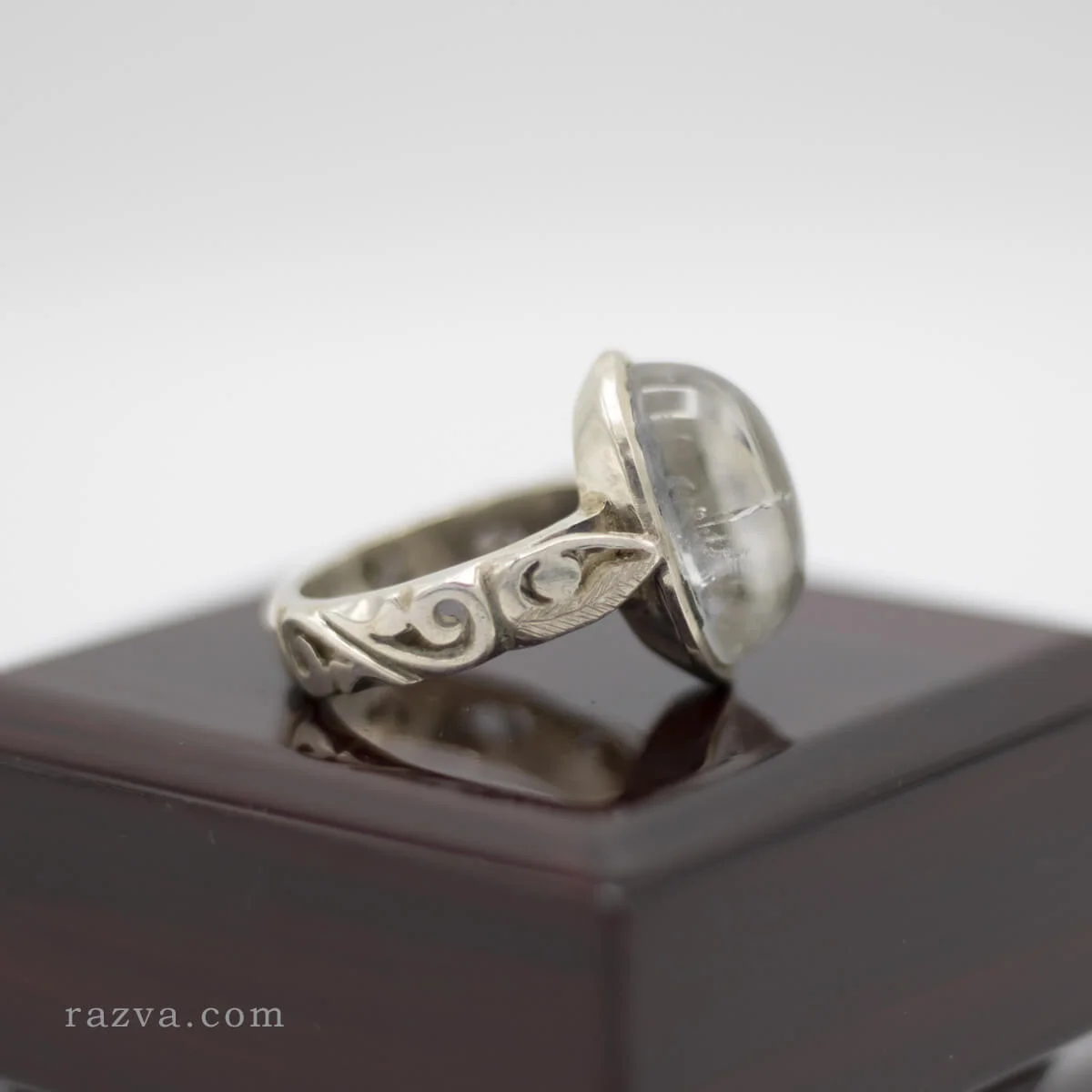 Bague artisanale en argent avec inscription "Yâ Murtadâ Ali (a)" sous la pierre