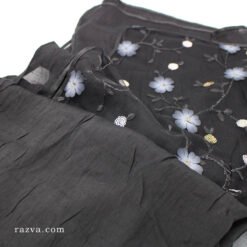 Écharpe noir femme musulmane avec des fleurs