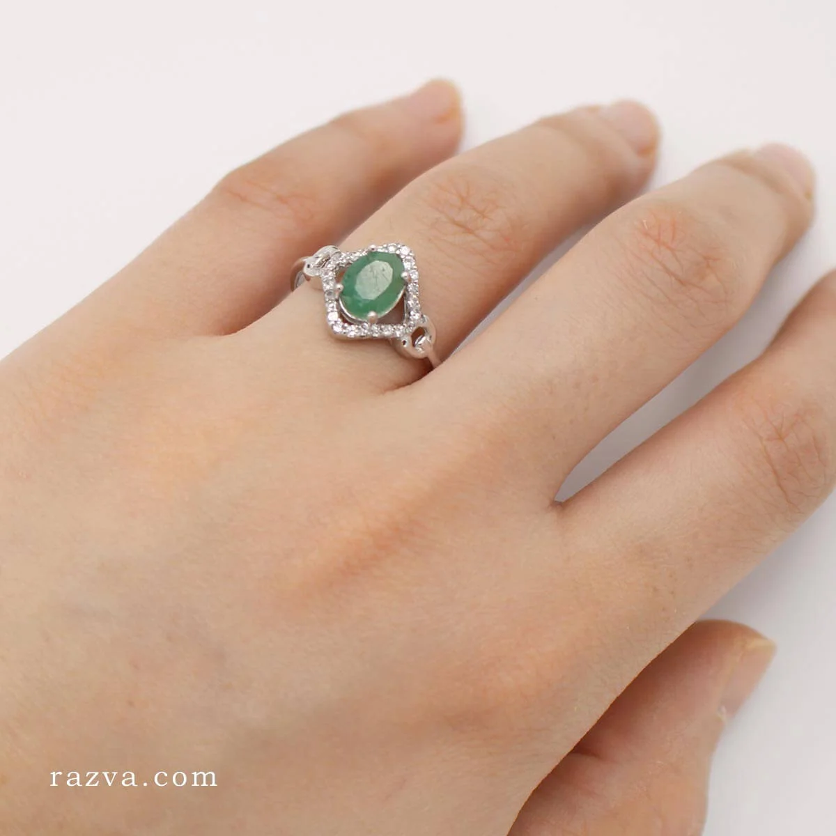 bague en argent 925 avec pierre précieuse verte d’origine zambienne