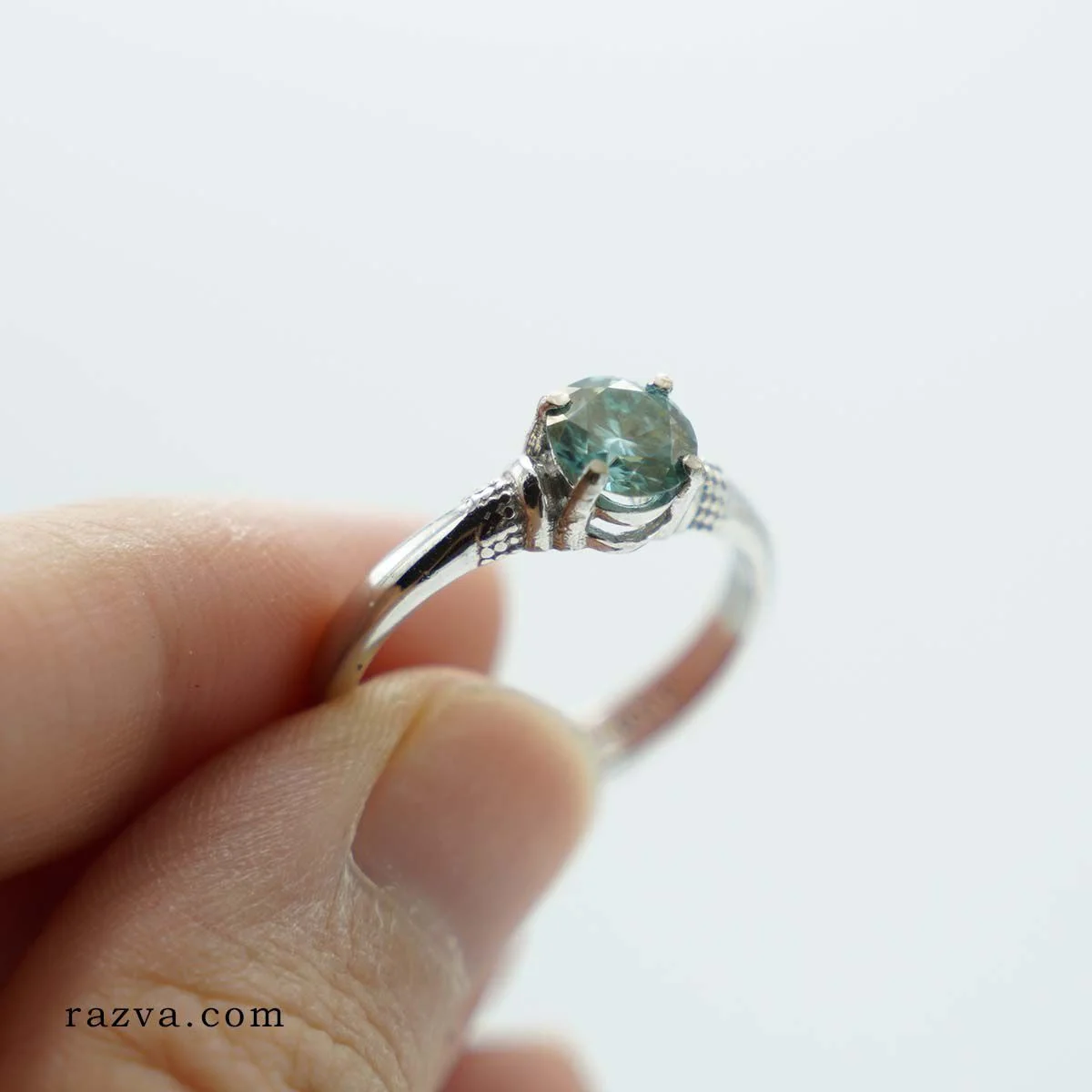 bague de fiançailles en argent 925 avec pierre moissanite verte