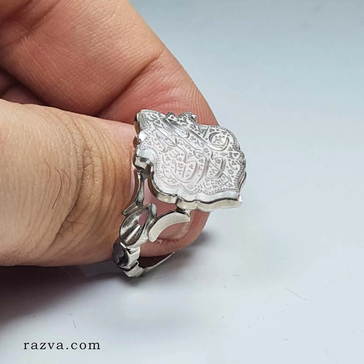 bague spirituelle avec pierre transparente Dur Najaf et gravure religieuse