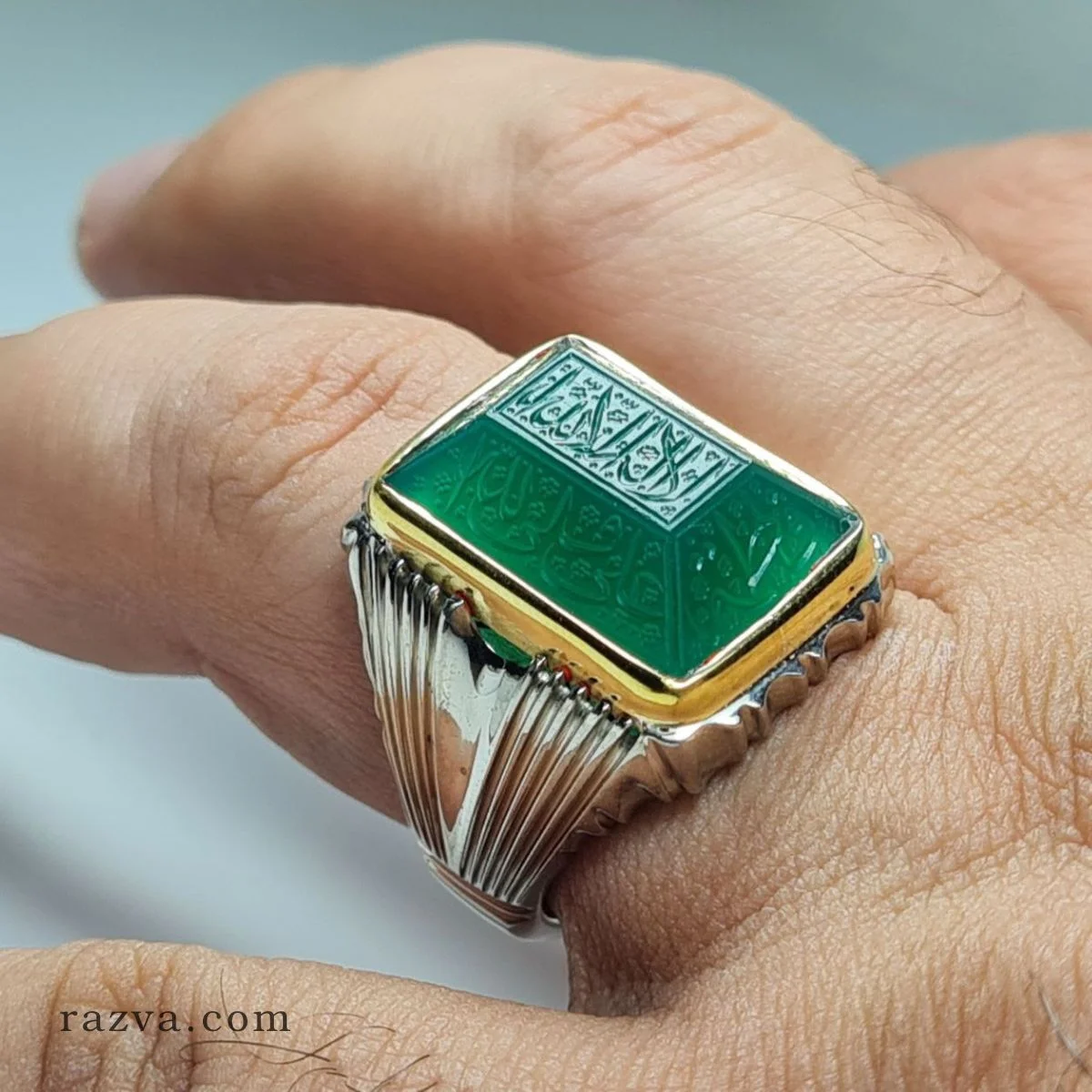 Chevalière musulmane en agate verte gravée shahada et noms sacrés