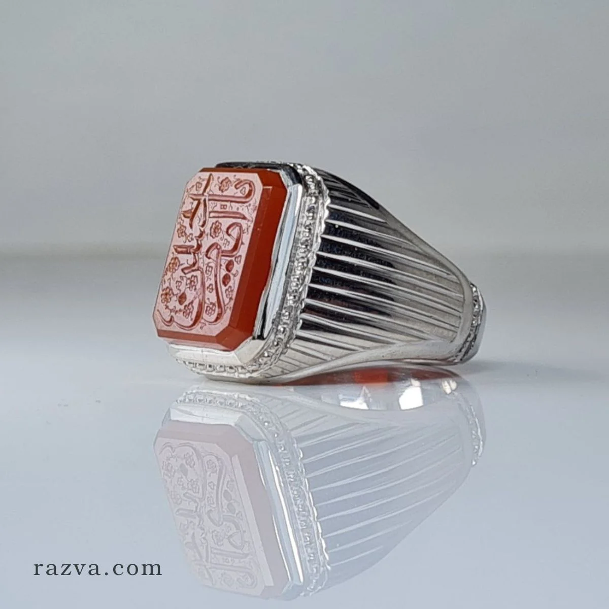 Bijou islamique pour homme avec agate rouge naturelle gravée
