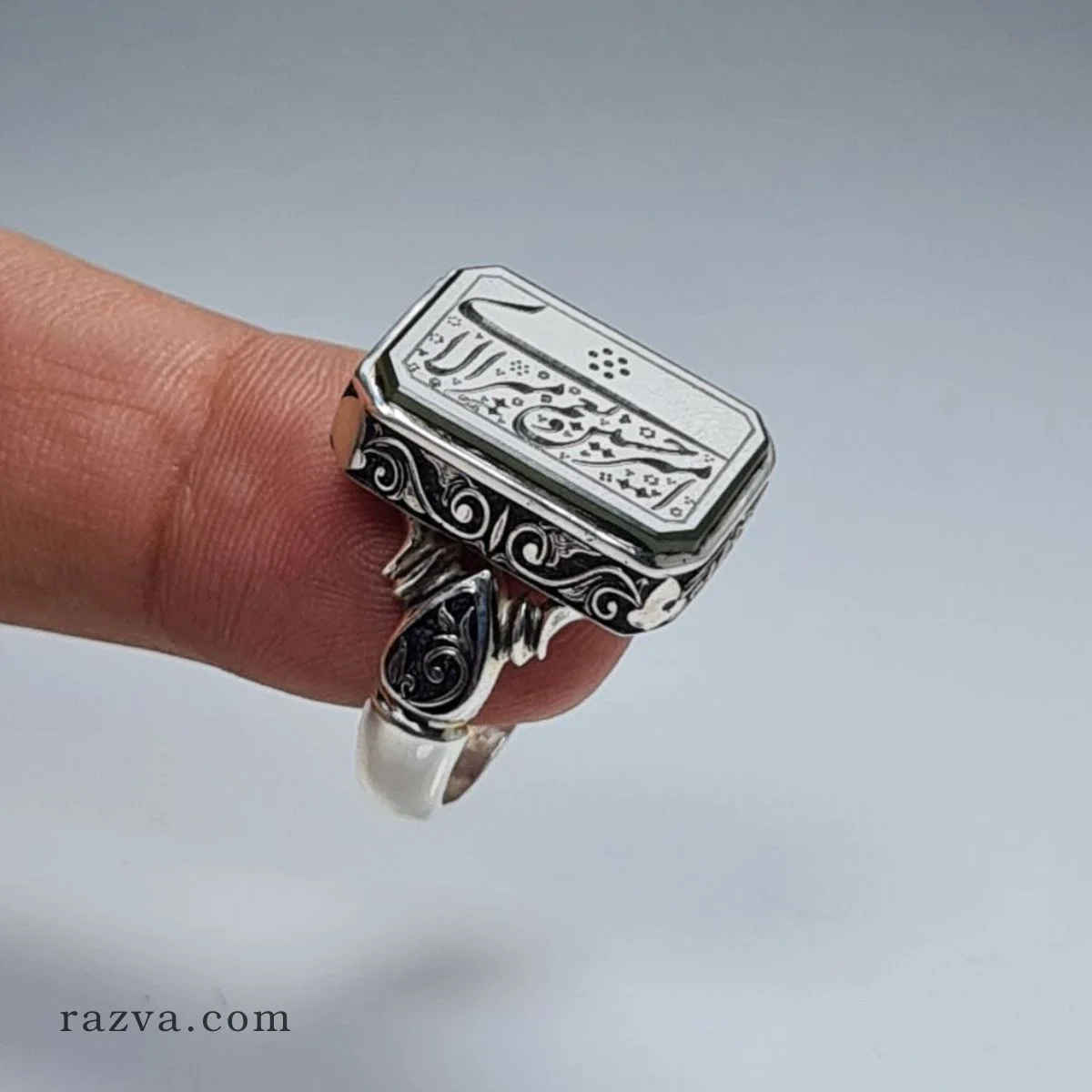 Bague homme en argent massif avec jade naturel faite à la main