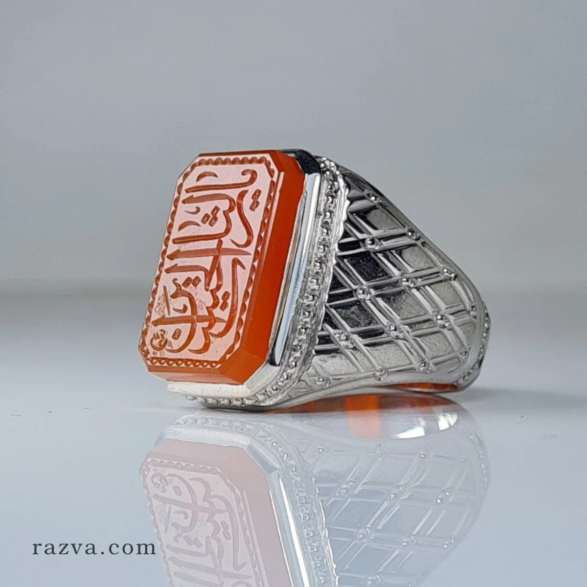 Bague homme en argent avec pierre naturelle gravée en Iran
