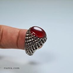 Monture texturée argentée avec pierre d’agate rouge fabriquée en Iran