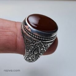 Bague en argent fait main fabriquée en Iran avec pierre naturelle rouge