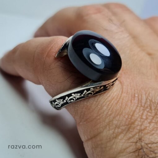 Bague en argent 925 avec agate noire yéménite et motifs iraniens gravés