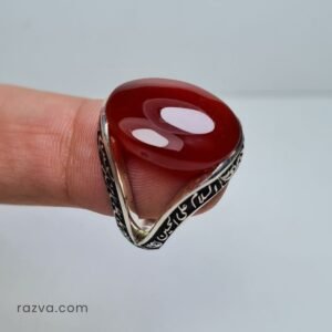 Bague chiite en argent avec pierre rouge et inscription spirituelle