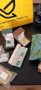 photo-colis-produit-parfum-hirz-bague-cadeau-razva