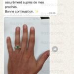 Photo réelle d’un client satisfait portant une bague en argent avec pierre précieuse émeraude – artisanat raffiné et design élégant pour homme.