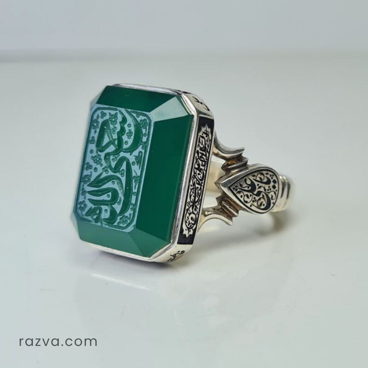 Bague spirituelle en argent 925 faite main avec pierre naturelle d’agate verte